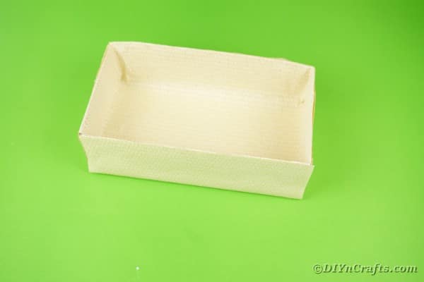 Оберточная коробка с легкой бумагой