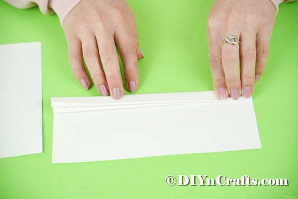 Складывание бумаги в стиле гармошки