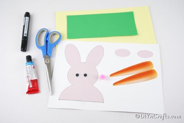 Материалы для изготовления открытки с пасхальным кроликом